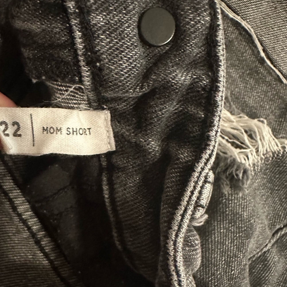 Pacsun Black mom shorts - Picture 2 of 4